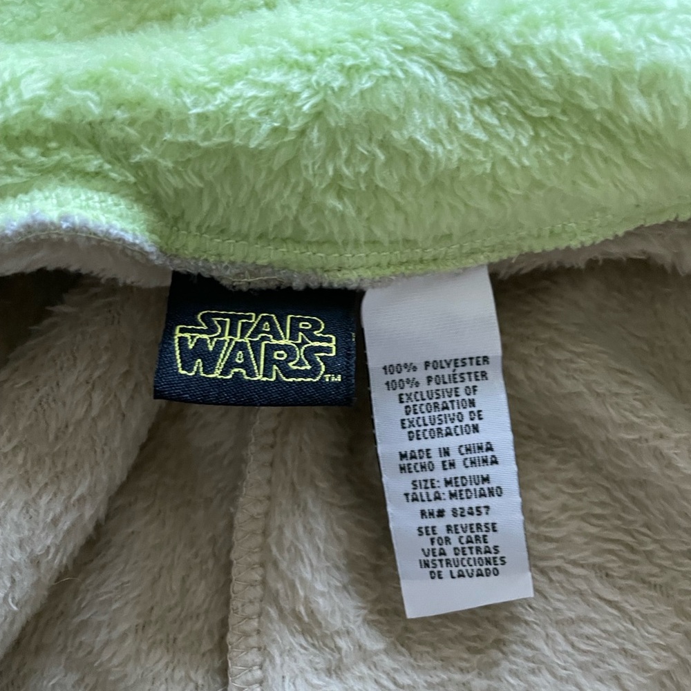 Used Star Wars yoda adult onsie - Picture 2 of 6